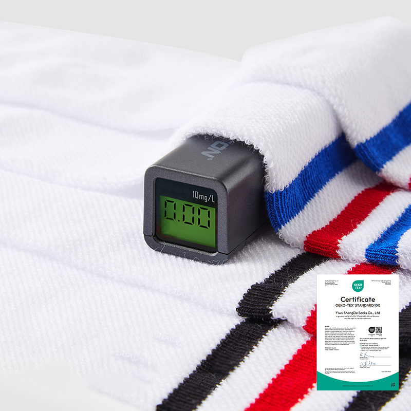 Calcetines de fútbol para niños con rayas y puño alto elástico de malla transpirable