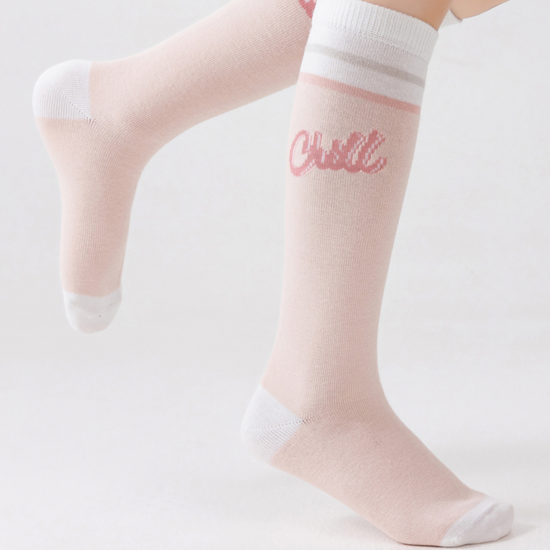 Calcetines juveniles tipo media caña con diseño Colorblock