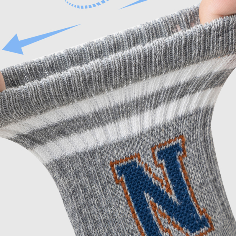 Calcetines juveniles hasta el tobillo con diseño de letras